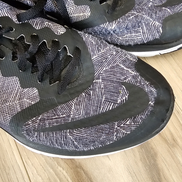 Nike FS Lite Run 3 Sneakers Womens Performace Running Shoe  Size 9 Black/Gray - Picture 4 of 11